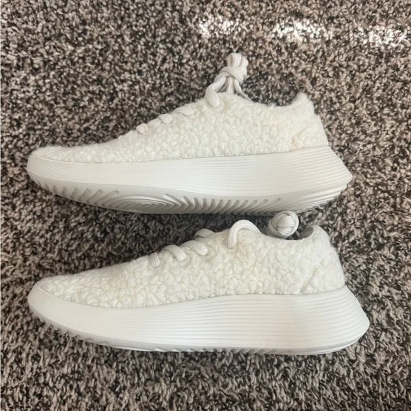 Women's Wool Runner Go - Fluff in Natural White - Picture 5 of 8